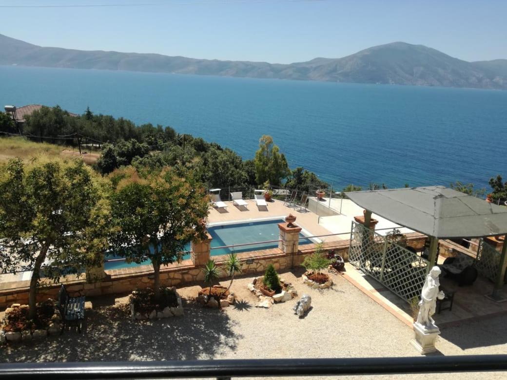 Hotel "San Saena " Radhimë エクステリア 写真
