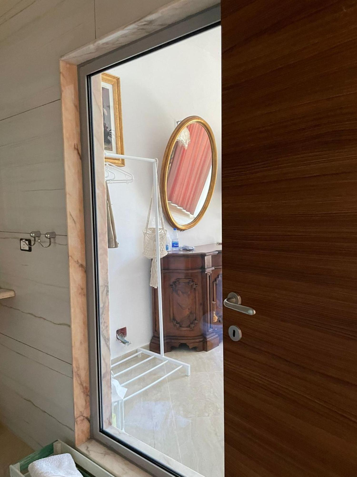 Hotel "San Saena " Radhimë エクステリア 写真
