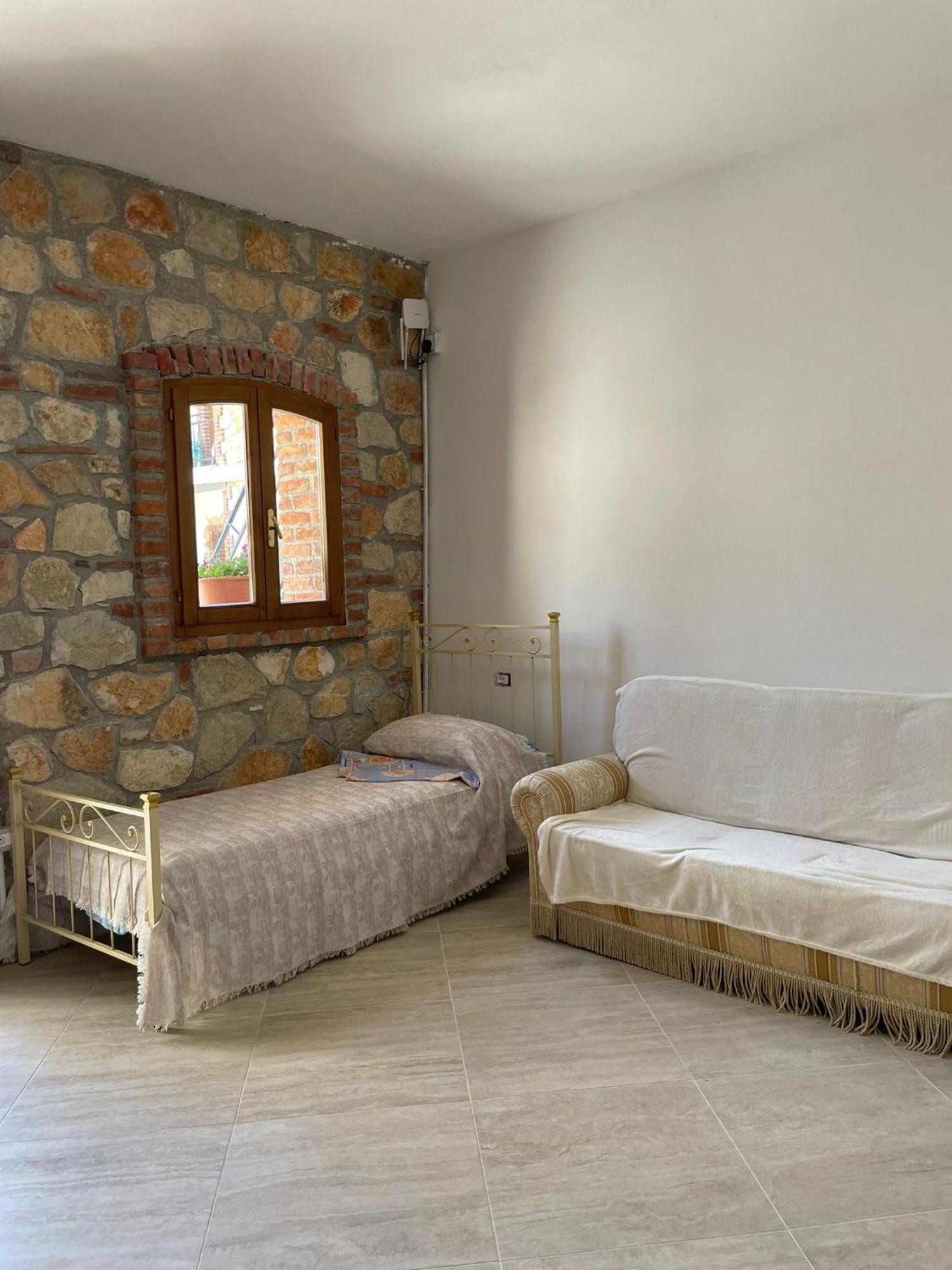 Hotel "San Saena " Radhimë エクステリア 写真