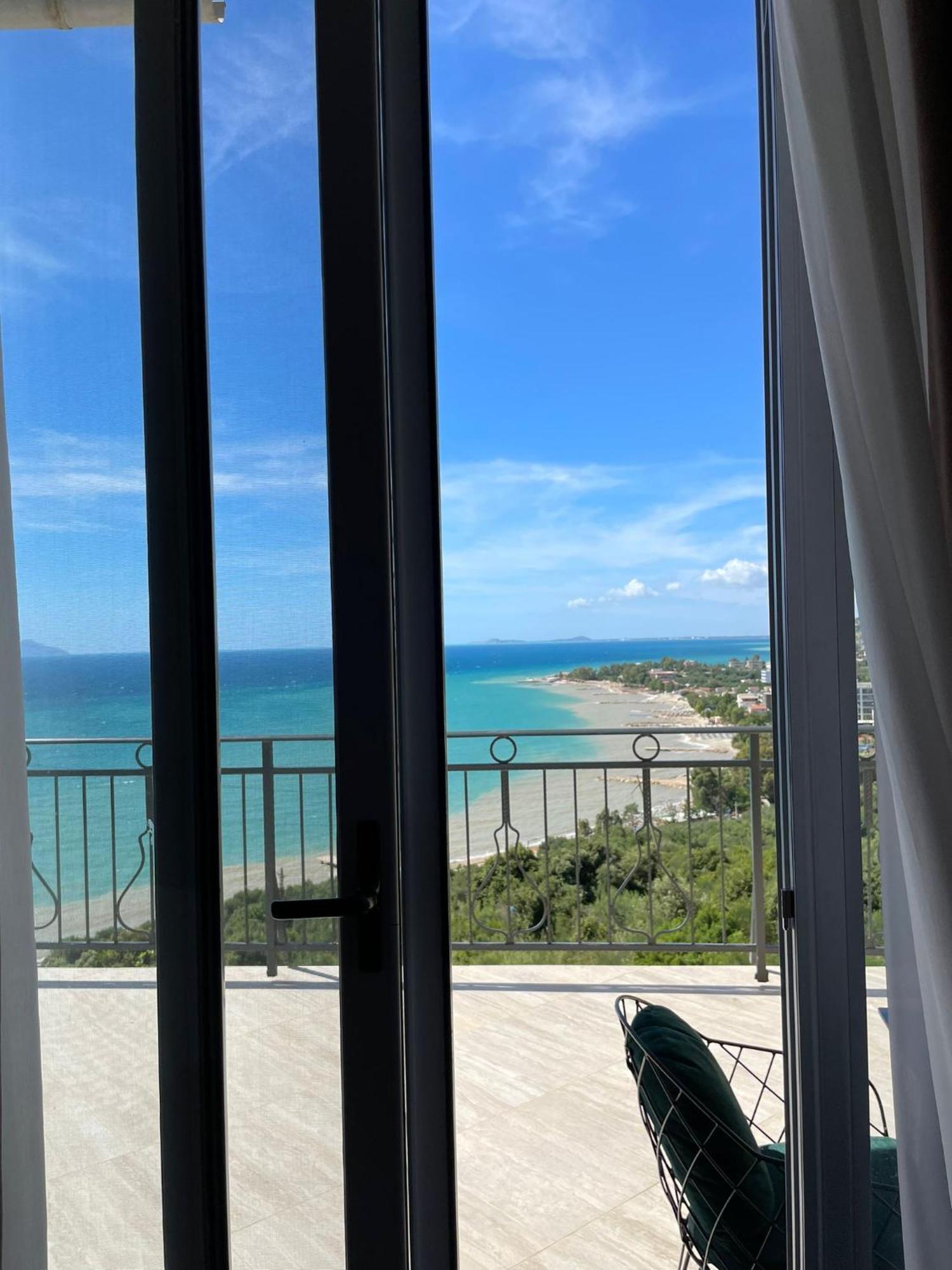 Hotel "San Saena " Radhimë エクステリア 写真