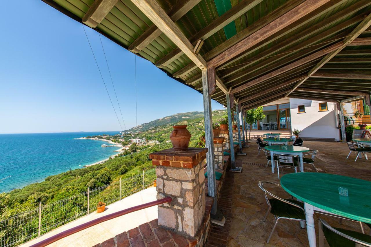 Hotel "San Saena " Radhimë エクステリア 写真