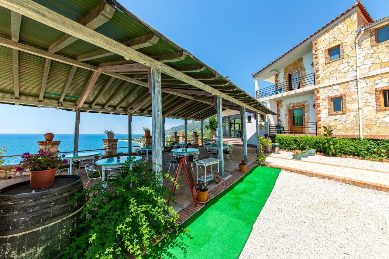 Hotel "San Saena " Radhimë エクステリア 写真