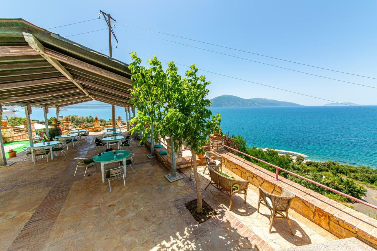 Hotel "San Saena " Radhimë エクステリア 写真