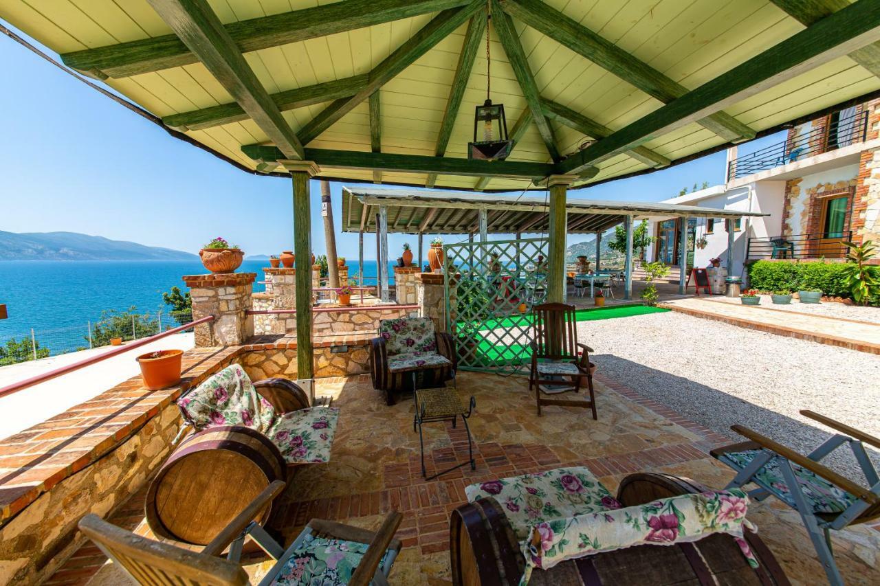 Hotel "San Saena " Radhimë エクステリア 写真